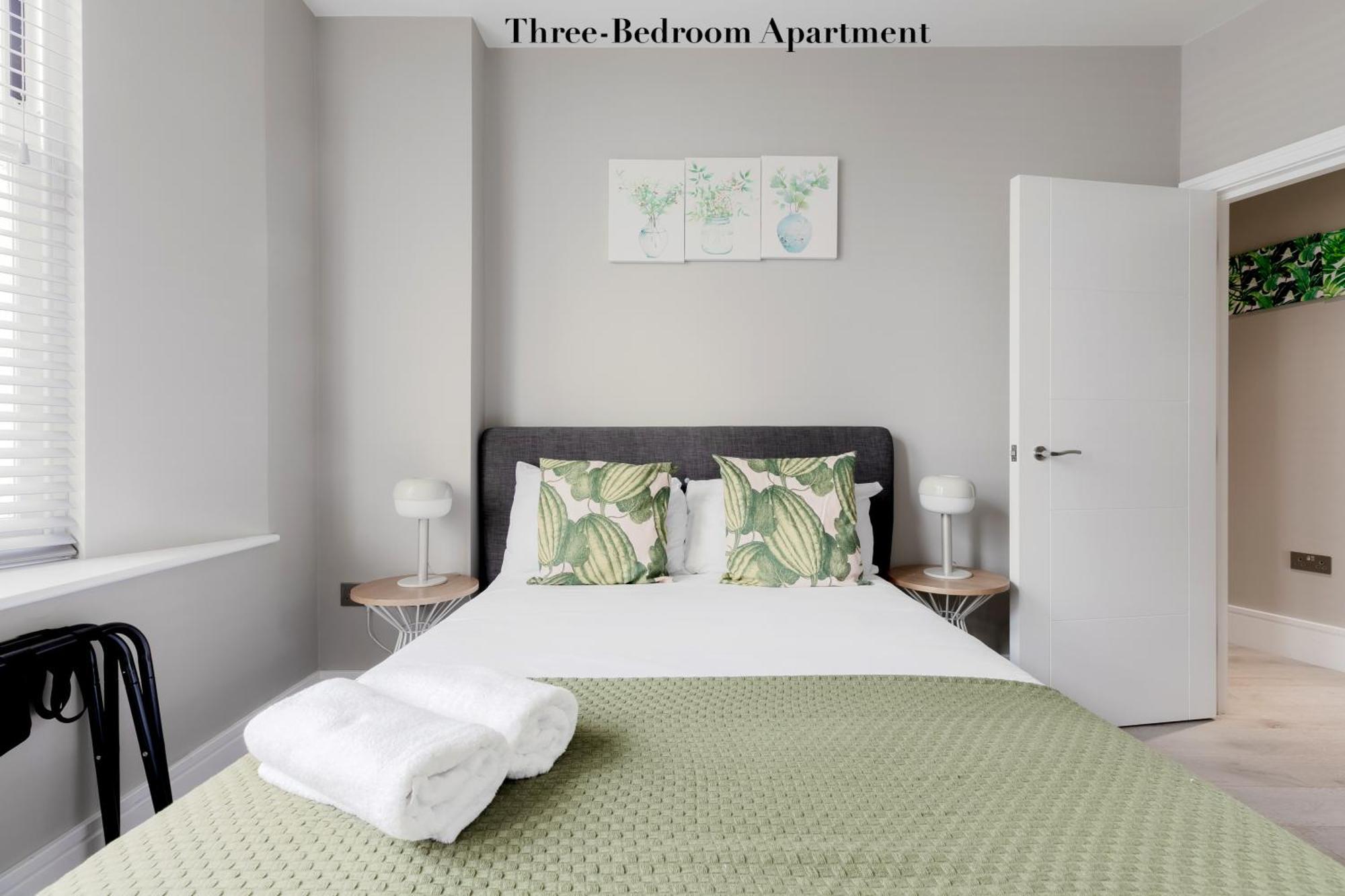 Superb Apartments Opposite Edgware Road Station London Room photo