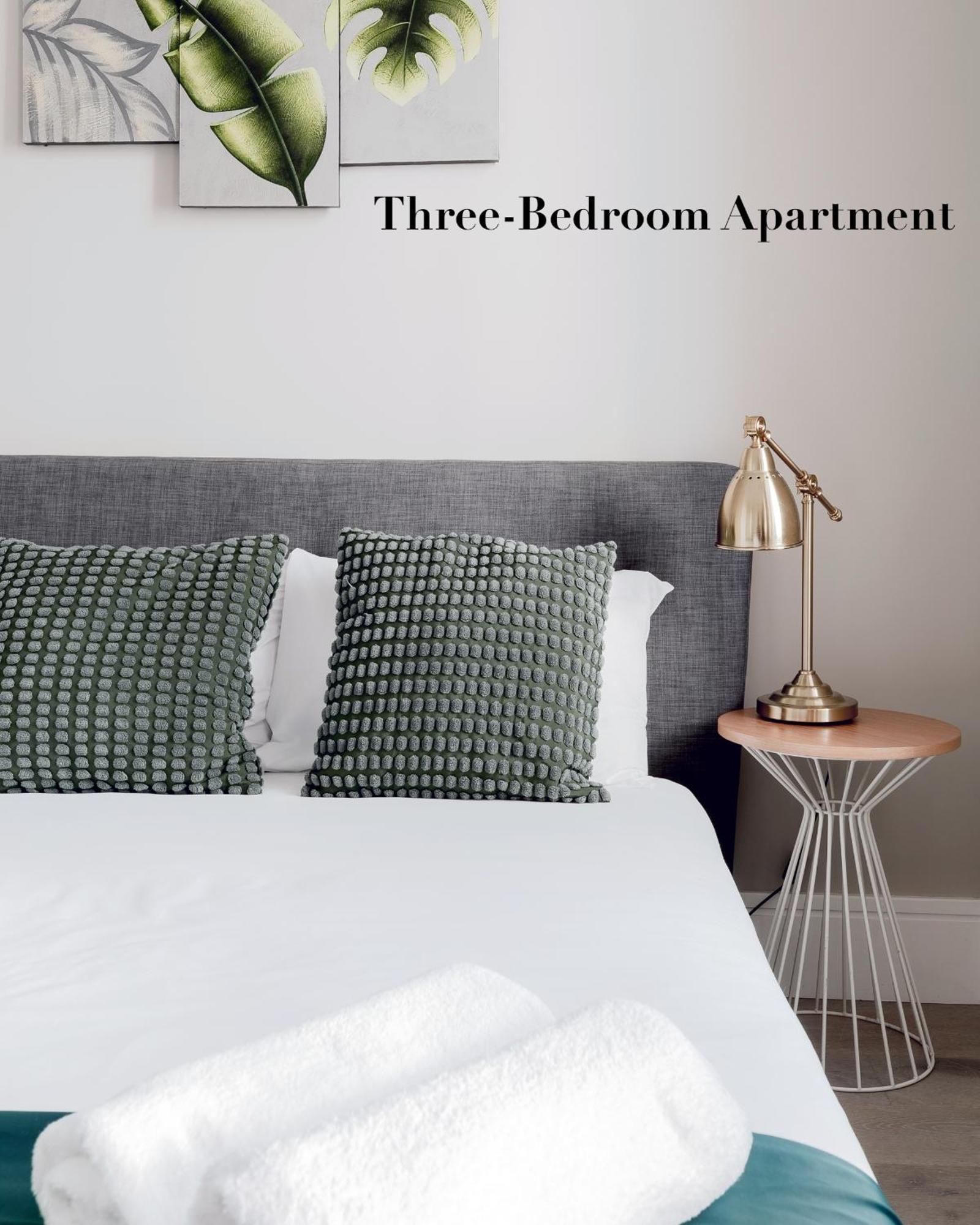 Superb Apartments Opposite Edgware Road Station London Room photo