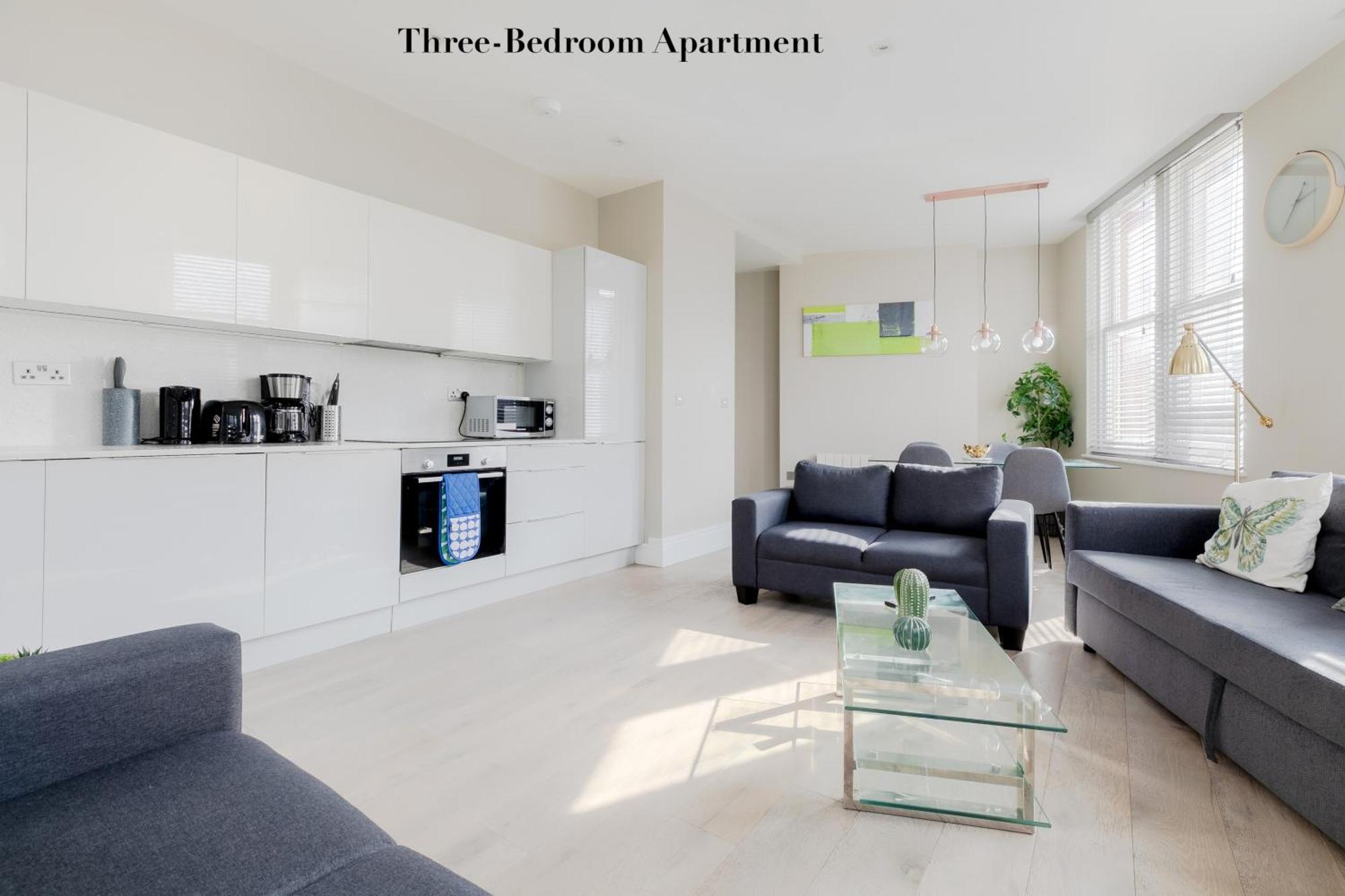 Superb Apartments Opposite Edgware Road Station London Room photo