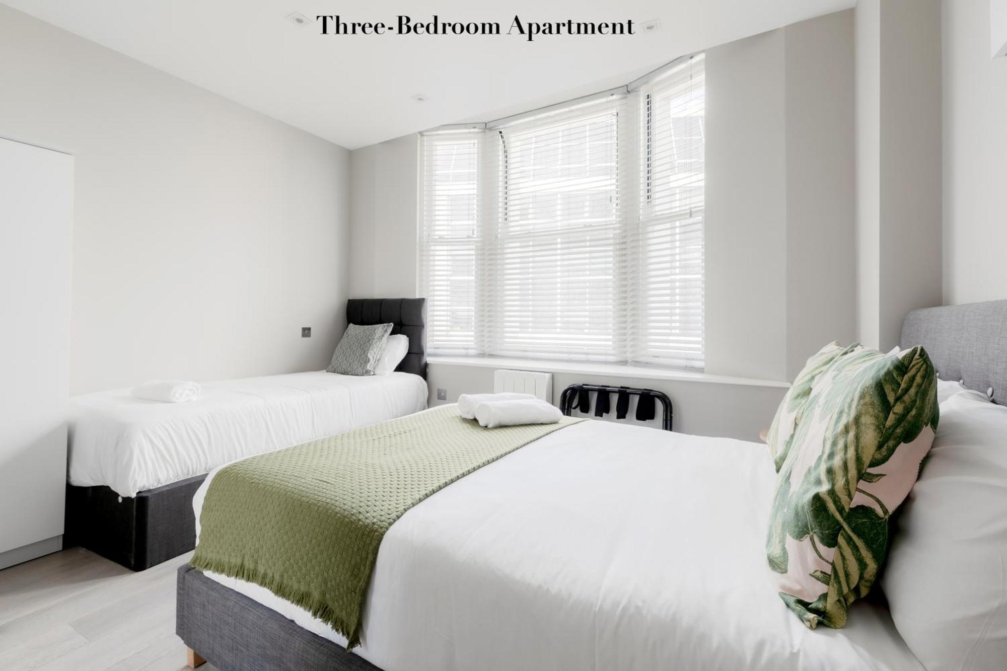 Superb Apartments Opposite Edgware Road Station London Room photo