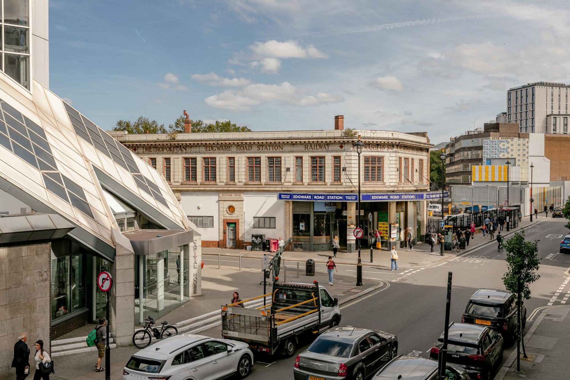 Superb Apartments Opposite Edgware Road Station London Room photo