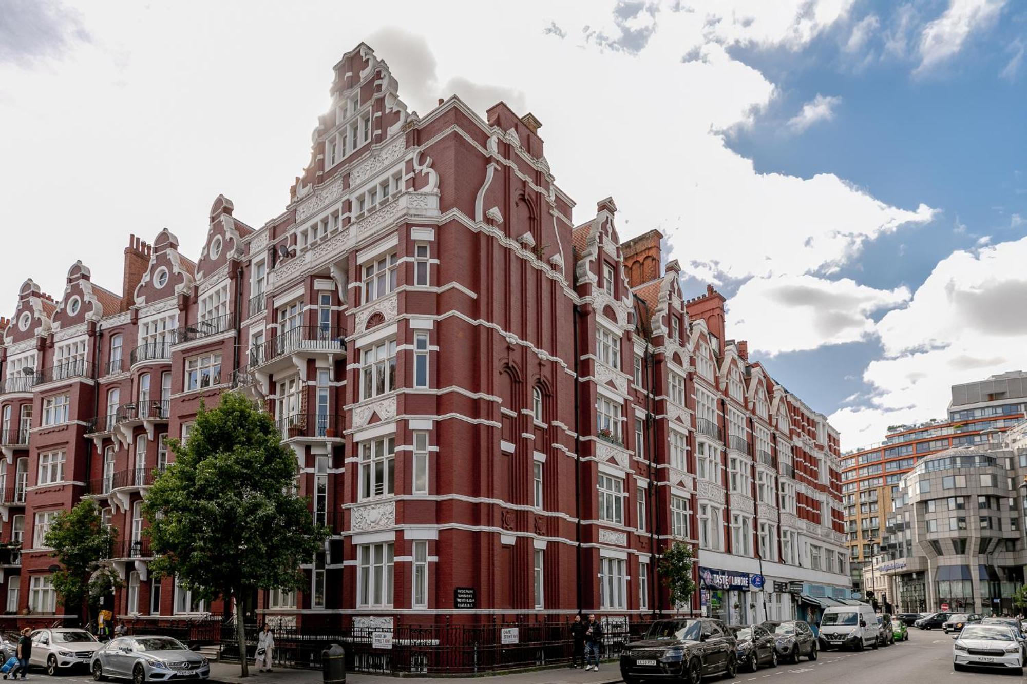 Superb Apartments Opposite Edgware Road Station London Room photo