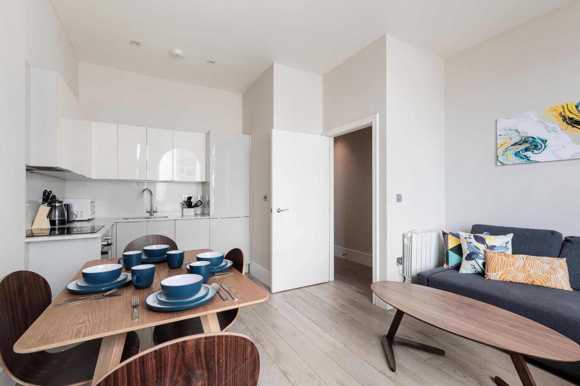 Superb Apartments Opposite Edgware Road Station London Room photo